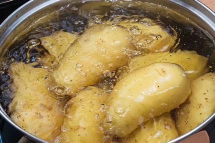 Kako skuhati krumpir koji se ne raspada - vodu zamijenite jednom namirnicom