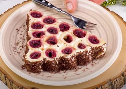 Recept za piramida kolač s višnjama