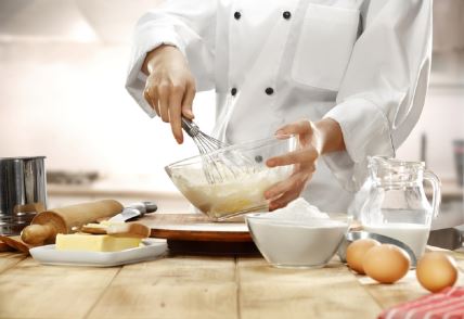 Kako zgusnuti kremu za tortu i napraviti čvrsti šlag