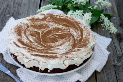 Recept za zimsku čokoladnu pavlovu tortu s mandarinama