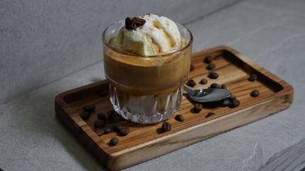 Kako napraviti ledenu kavu od vanilije sa sladoledom